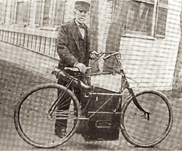 motocicleta-de-Sylvester-Howard-Roper.png