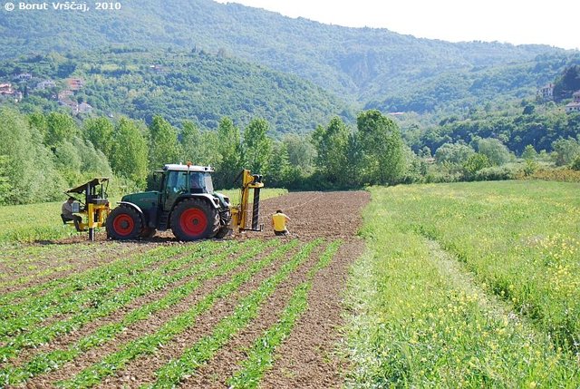 Vrtanje profila_Kras_BVrscaj2010.jpg