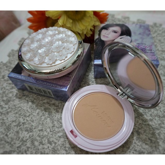 Phấn nền Mistine Flower BB Powder SPF25 PA++.jpg