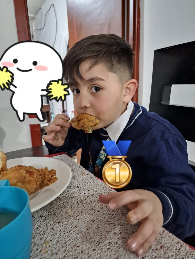 fabri comiendo.jpg