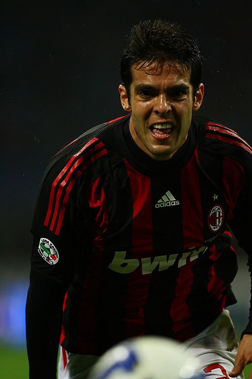 Kaka_of_AC_Milan,_April_19,_2009.jpg