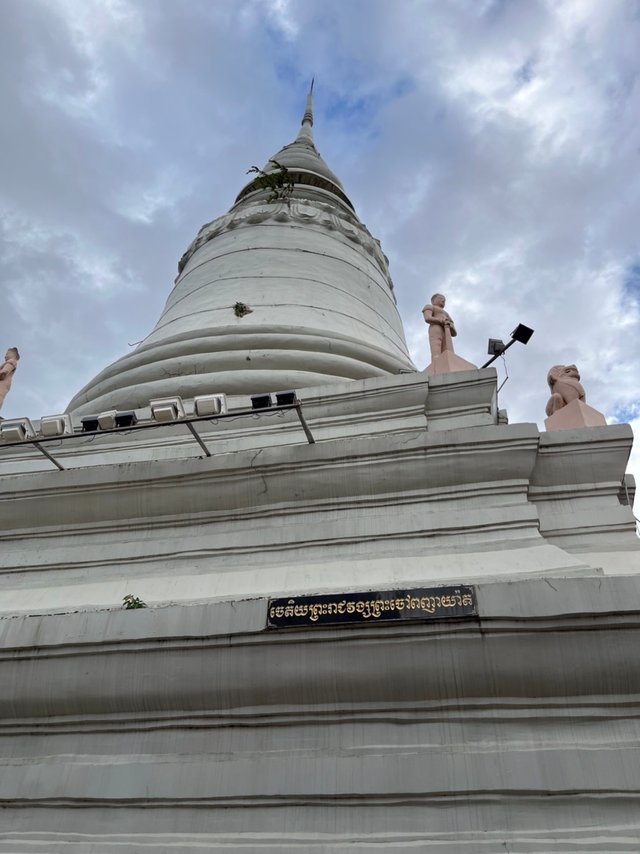 Wat Phnom3.jpg