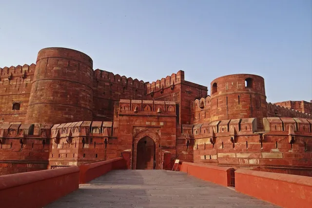 An-Ultimate-Travel-Guide-to-Agra-Fort-History-Timing-Entry-Fee.webp