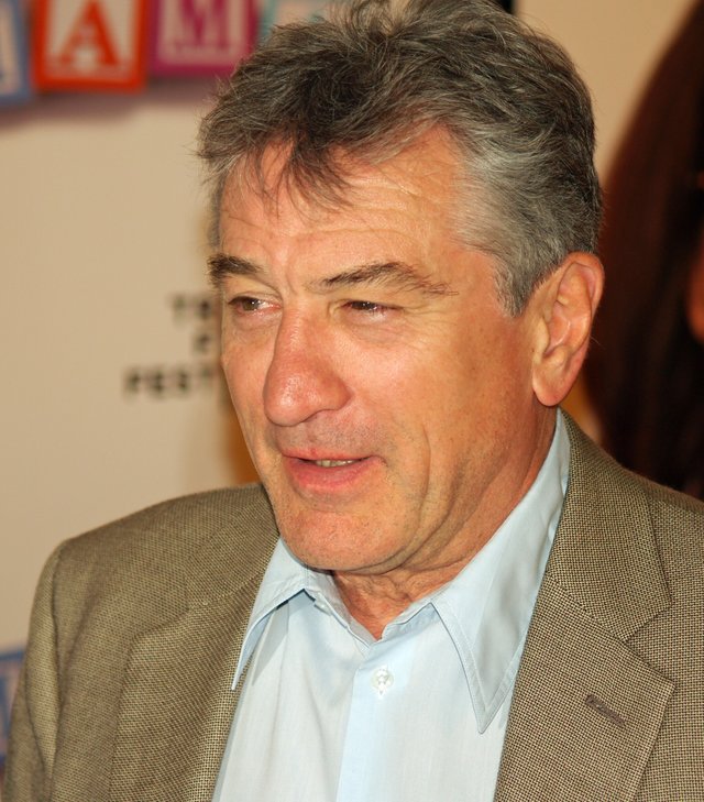 2048px-Robert_De_Niro_by_David_Shankbone.jpg