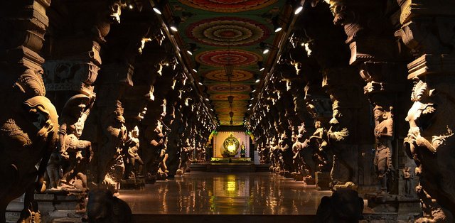 1280px-View_of_Lord_Nataraja_at_Temple_museum.jfif