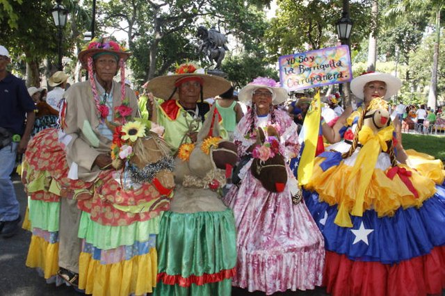 Cada-colectivo-de-burriquitas-tiene-sus-códigos-diferenciadores.-Burriquitas-de-Carúpano-Sucre.-Foto-Gregorio-Terán-AVN-2016..jpg