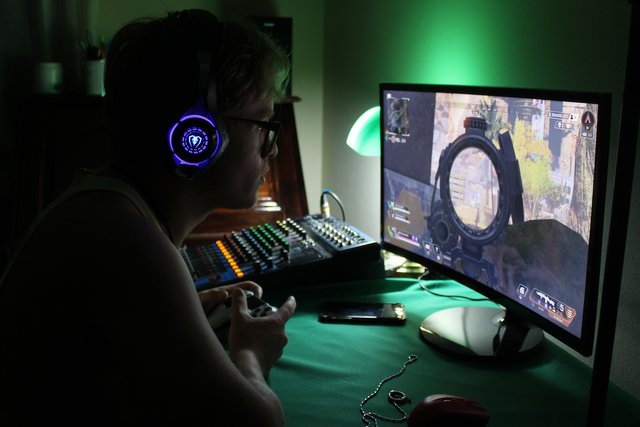 gaming-4970616_1920.jpg
