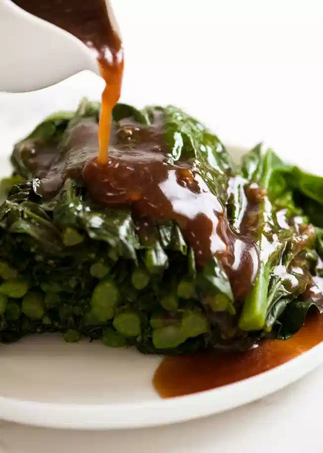 Chinese Broccoli with Oyster Sauce (Gai Lan).png