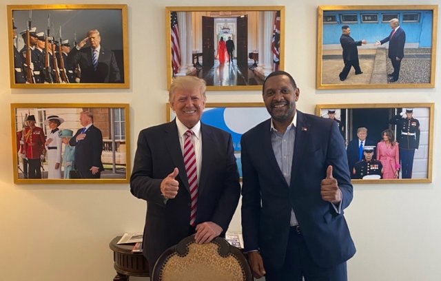 New-Photo-Donald-Trump-And-Vernon-Jones-Florida.jpg