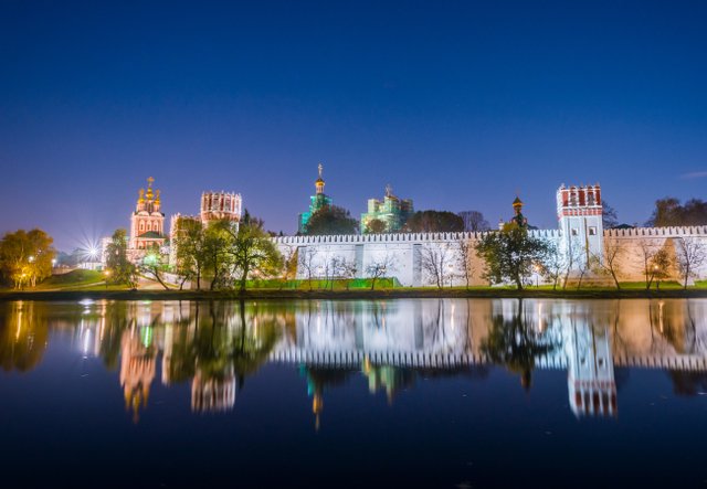 Russia_Moscow_Monastery_Rivers_Evening_Novodevichy_547939_2600x1800.jpg