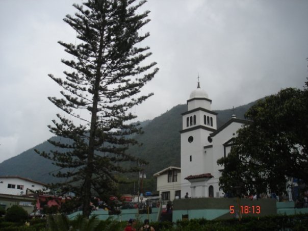 iglesia de la puerta.jpg