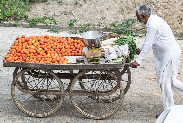 street-hawker-6236575_640.jpg