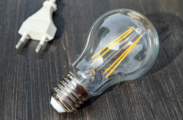 light-bulb-1640438_1280.jpg