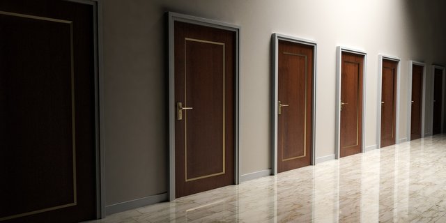 doors-1613314_1920.jpg