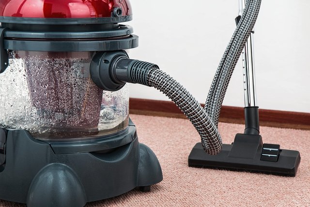 vacuum-cleaner-657719_1920.jpg