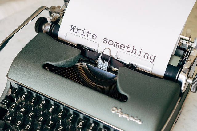 Typewriter photo from pixabay