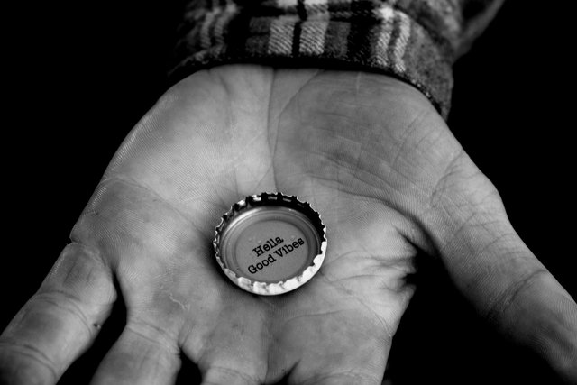 bottle-cap-3135909_1920.jpg