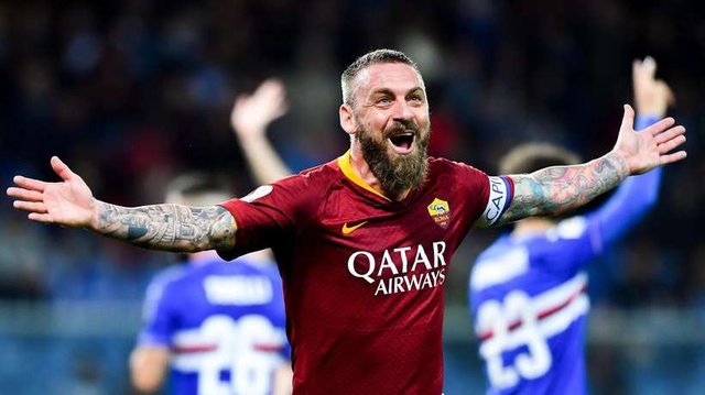 daniel-de-rossi-se-despedira-de-la-as-roma-este-verano_149019.jpg