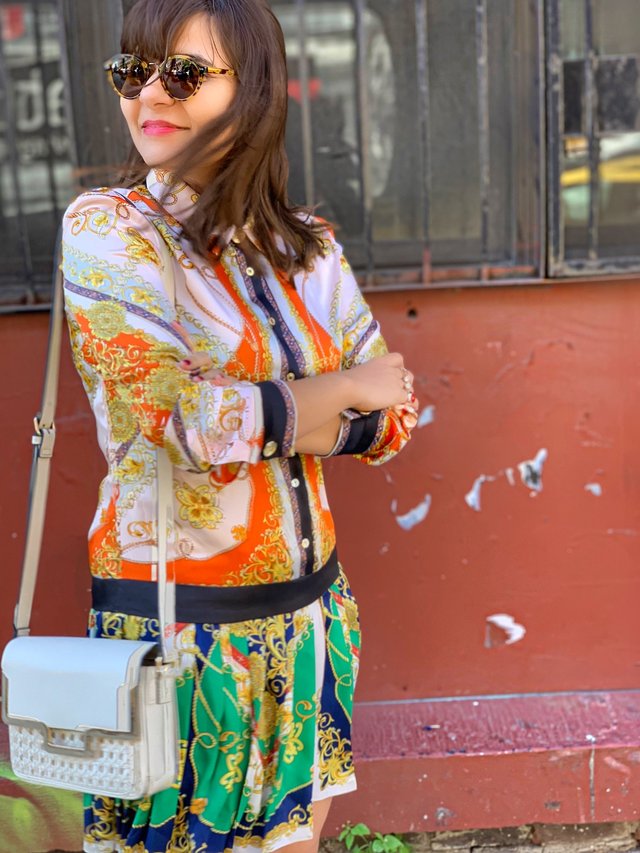 90s inspired patterns, versace patterns, pleated skirt, alley girl new york fashion technology blog 3.JPG