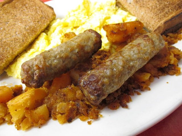 800px-Breakfast_Sausage_Ye_Olde_Cottage_Restaurant_Weston_MA-768x576.jpg