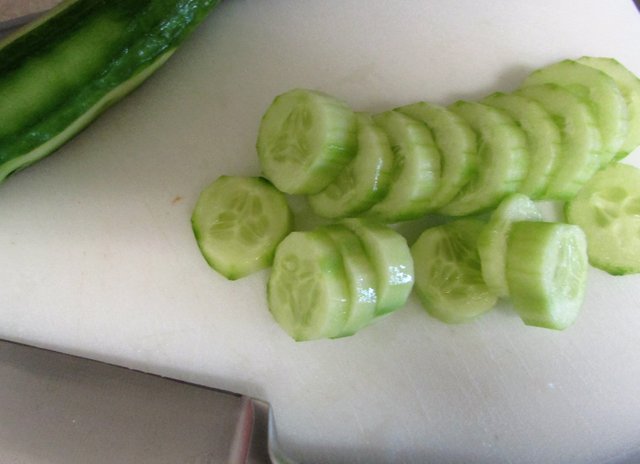 cucumber chop.jpg
