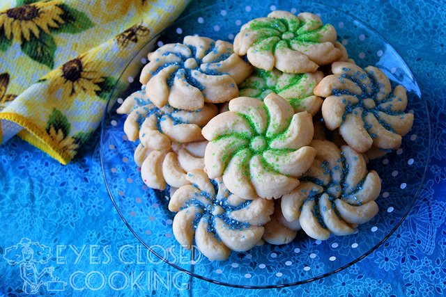 Eyes-Closed-Cooking---Egyptian-Easter-Butter-Cookies-Recipe---01.jpg