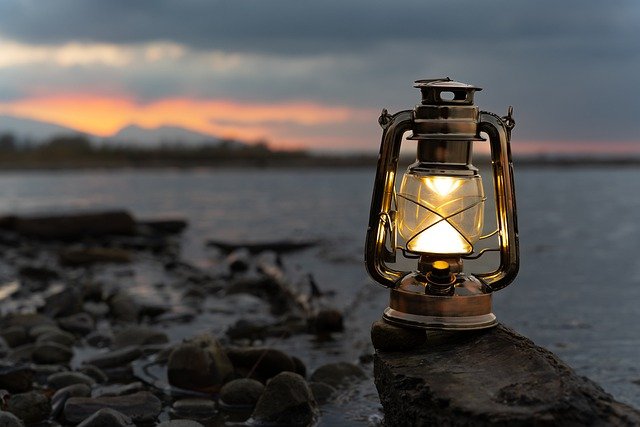 lantern-6826685_640.jpg