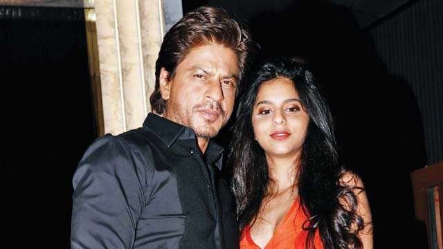 696878-677909-588494-shah-rukh-khan-suhana-khan-062917.jpg