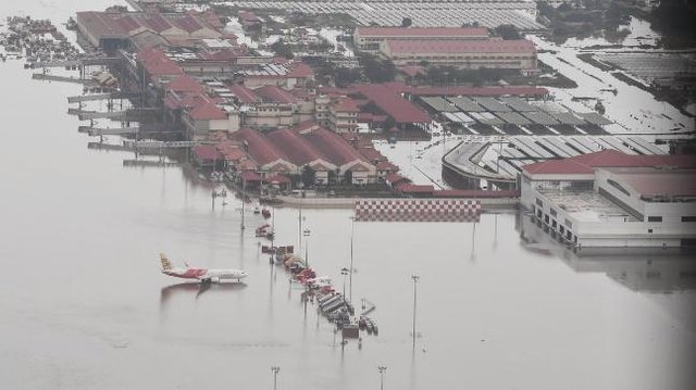 Kochi_airport_PIB.jpeg