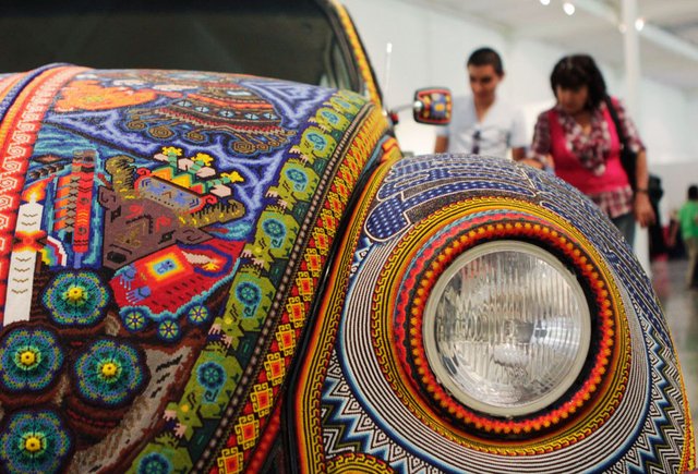 Mexican-Huichol-Indians-design-bead-Volkswagen-Beetle.jpg