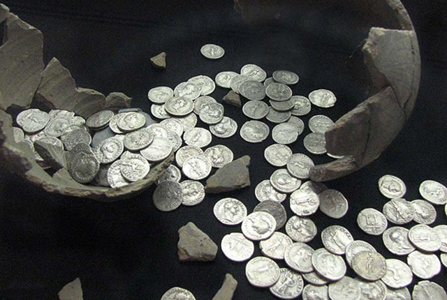 Portada-monedas-romanas-Escandinavia.jpg