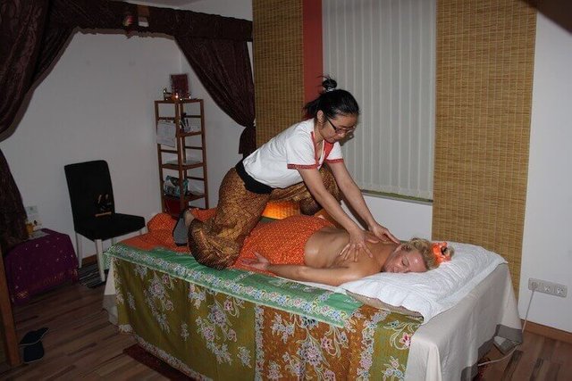 7-Thai-Massage-Awesome-Things-to-do-in-Thailand-Survive-Travel.jpg