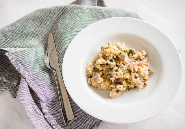 mushroom-risotto-with-truffle-oil-vegan-delights.jpg