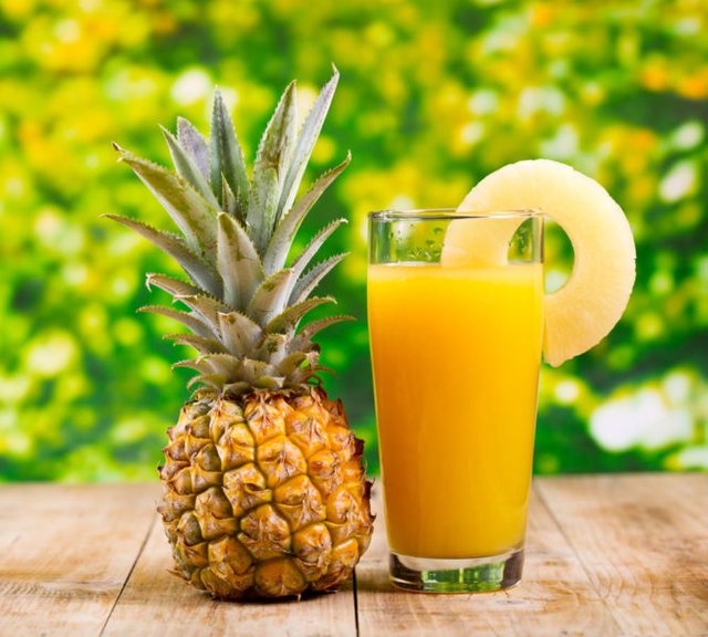 Pineapple-juice.-Photo-Fitness-Spell-664x598.jpg