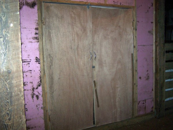 Cold room - 2nd set of doors fell apart crop September 2019.jpg