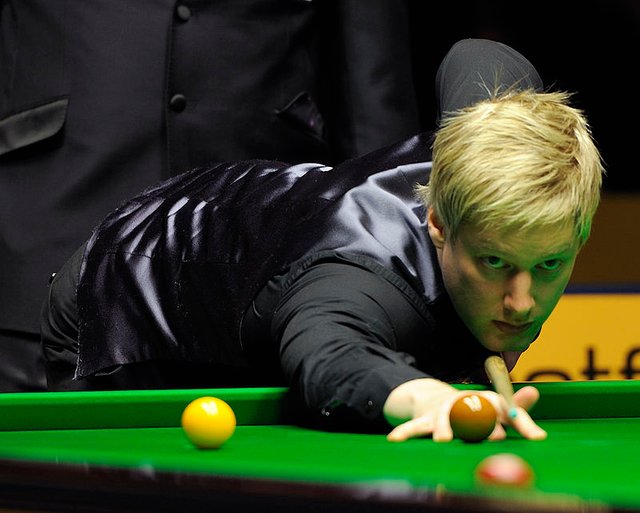 800px-Neil_Robertson_at_Snooker_German_Masters_(DerHexer)_2013-02-02_01.jpg