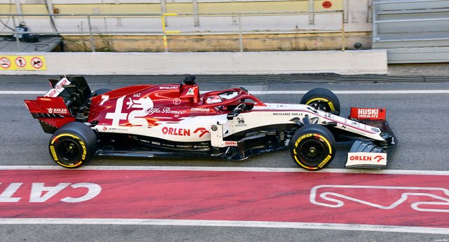2020_Formula_One_tests_Barcelona,_Alfa_Romeo_C39,_Räikkönen.jpg