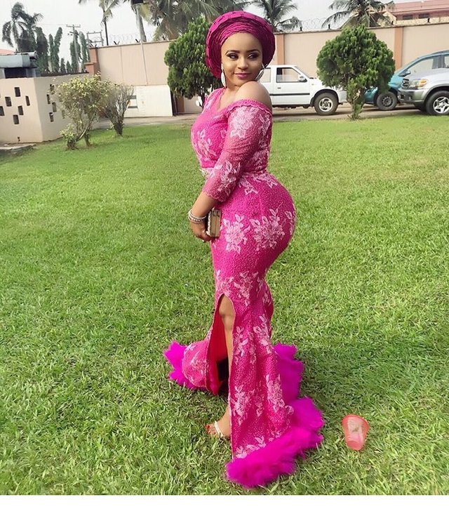 10-spicy-hot-aso-ebi-styles-dripping-class-and-elegance.jpg