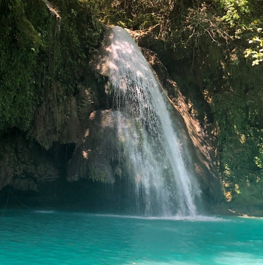 kawasan falls in badian cebu3.png