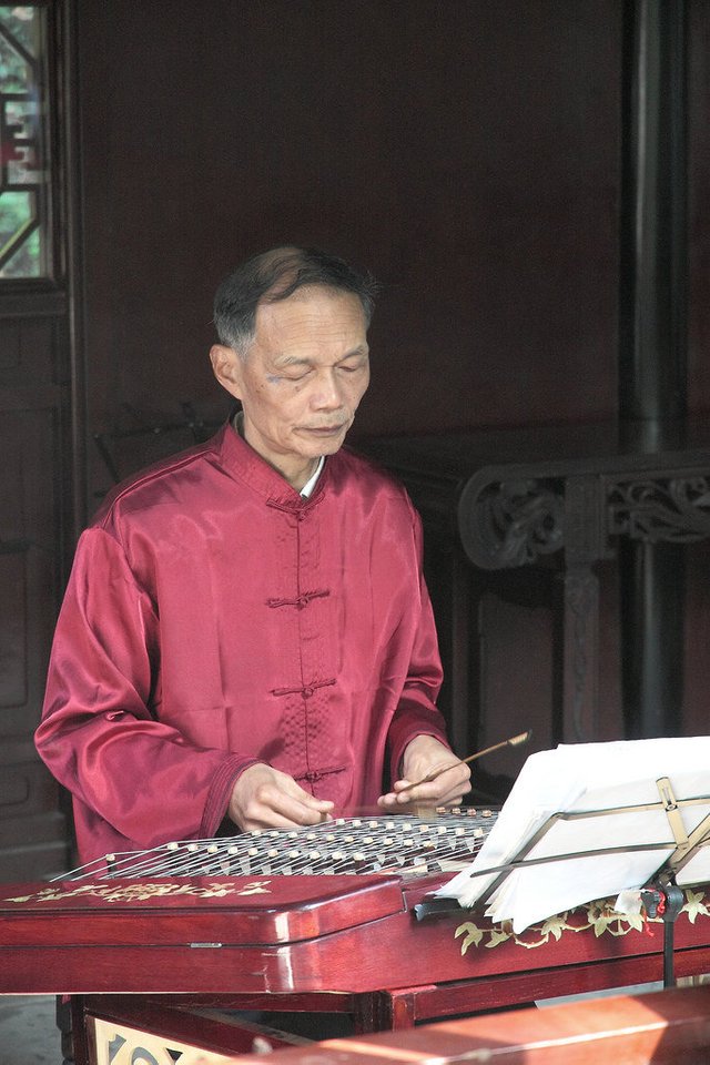 5293956159-musicians (FILEminimizer).jpg