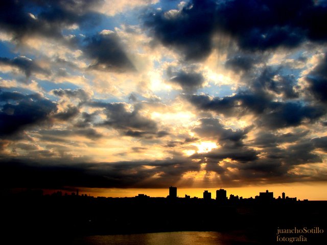 peq-Atardece en La Habana.jpg