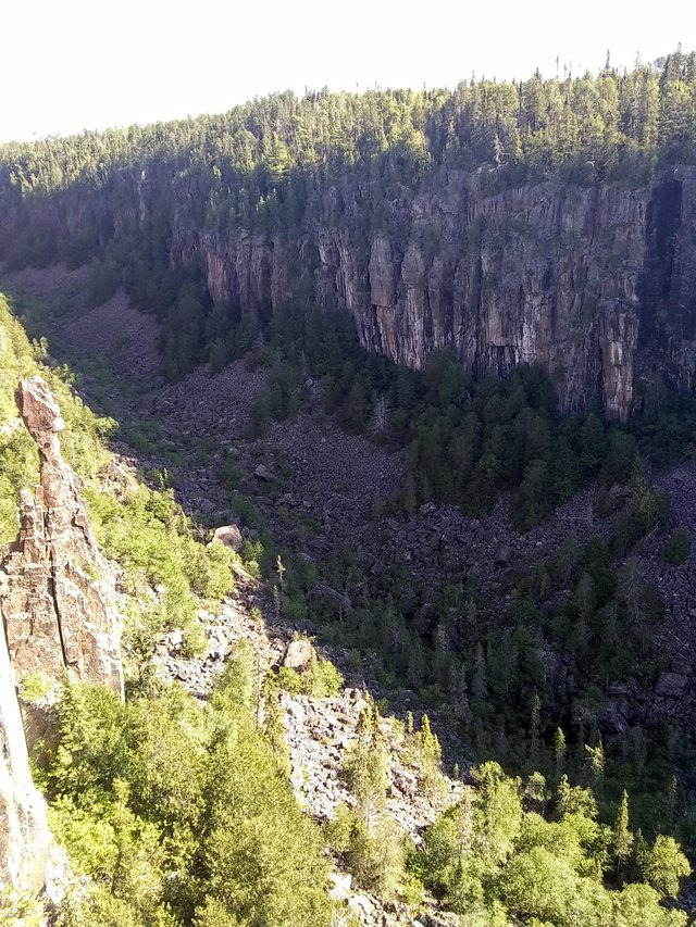 Ouimet Canyon 5.jpg