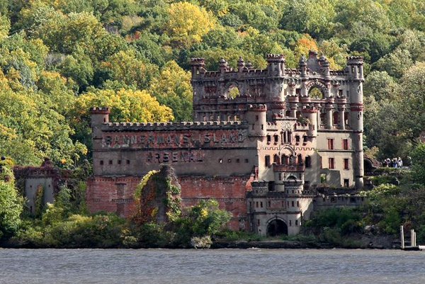 Bannerman Castle, Pollepel Island, New York.jpg