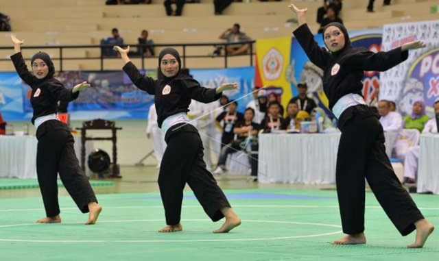 Tim-beregu-putri-pencak-silat-Indonesia-yang-sumbangkan-emas-ke-27-di-Asian-Games-2018.jpg