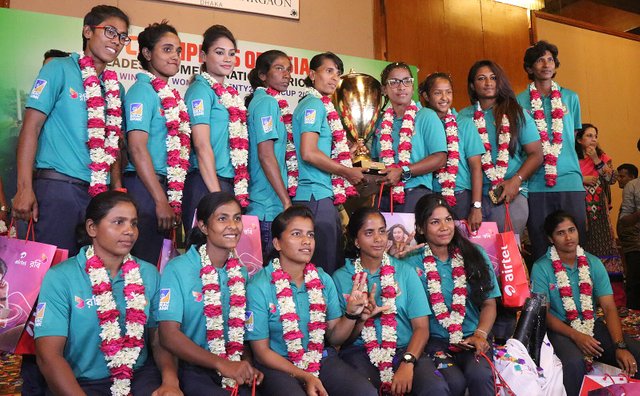 Asia_Cup_2018_victory_celebration_of_Bangladesh_National_Women_Cricket_team_in_Dhaka_(23)_(cropped).jpg