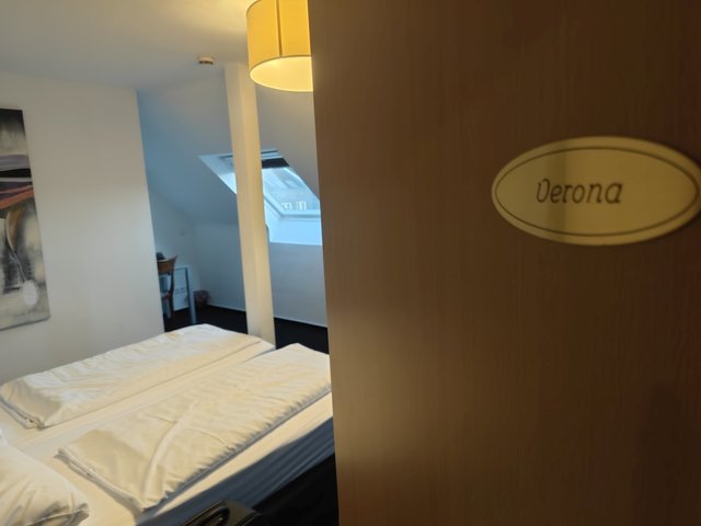 Zimmer Verona.jpg