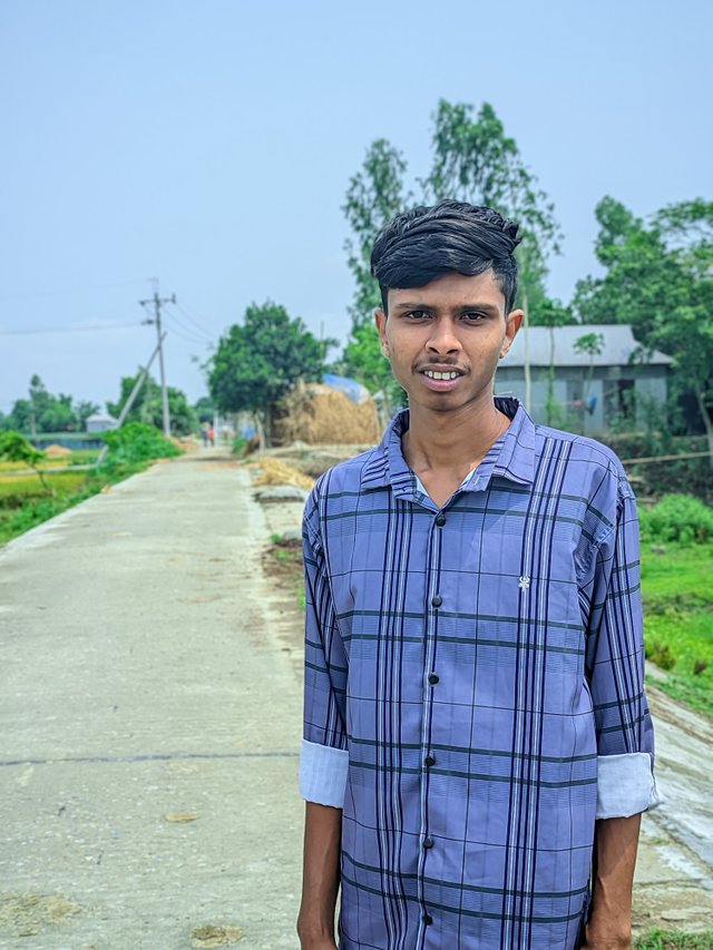 Raju20250515_104721_Vivid Human Portrait By Light Editz~2.jpg