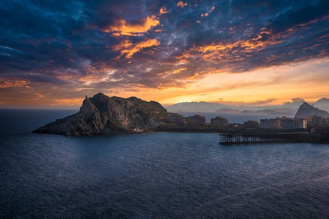 sunset-9736676_1280.jpg