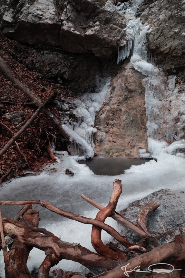 2018-12-28-Fbg-Icy-Waterfalls-03.jpg