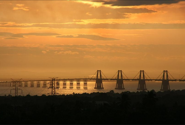 AMANECER LAGO DE MARACAIBO.png